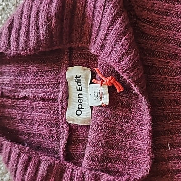 Open Edit CutOut Mock Neck Sweater - Picture 5 of 6